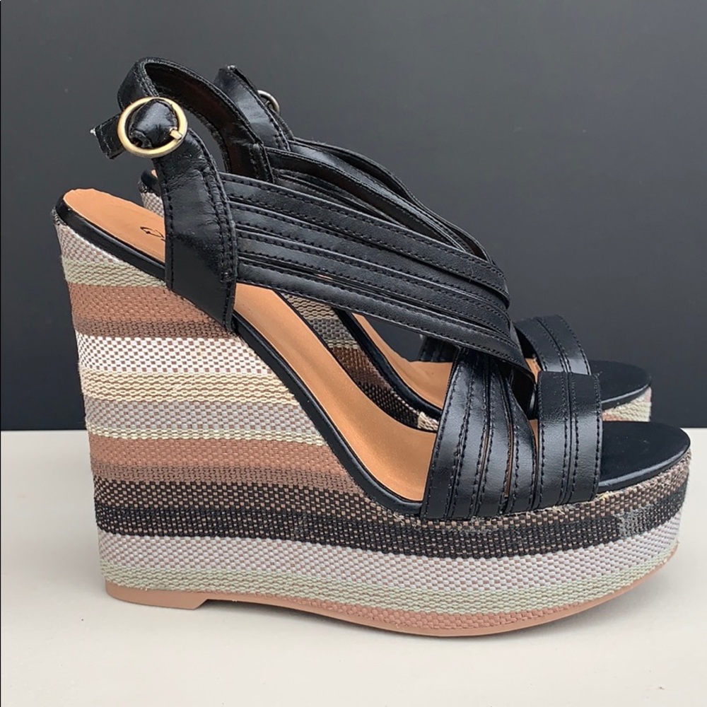 Qupid platform sandals. Size 7.